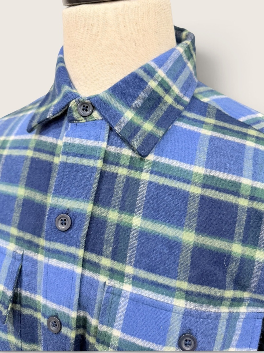 L.L.Bean Flannel Shirt Men's Chamois Traditional Fit Plaid Deep Blue NWT - Picture 2 of 13